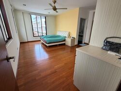 Phillips Avenue (D19), Semi-Detached #573036241